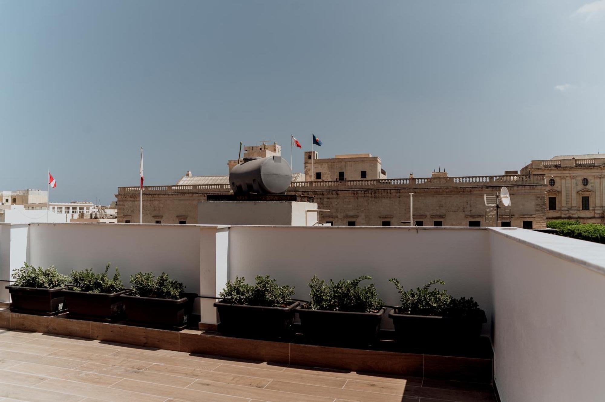 King Charles Hotel Valletta Exterior photo